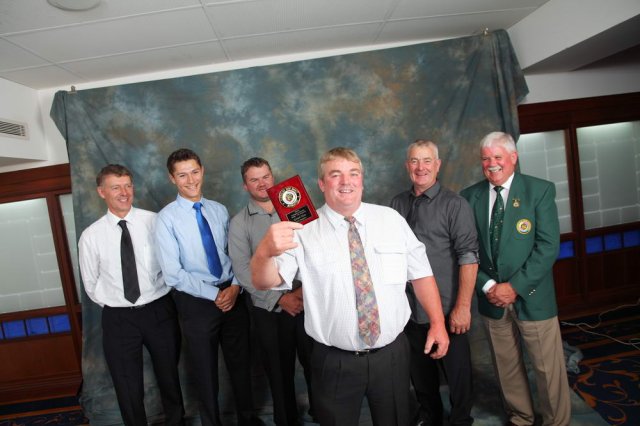 Gerard Hose with long break award and friends.JPG