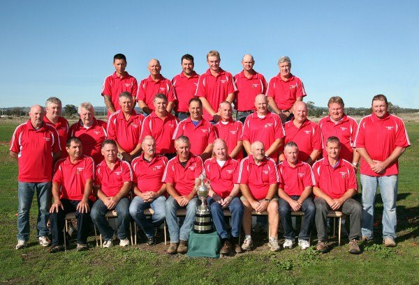 Open Mackintosh Team 2014 600 x 409.jpg