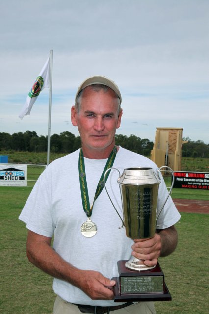W_Vet Aggregate winner w Horton cup.jpg